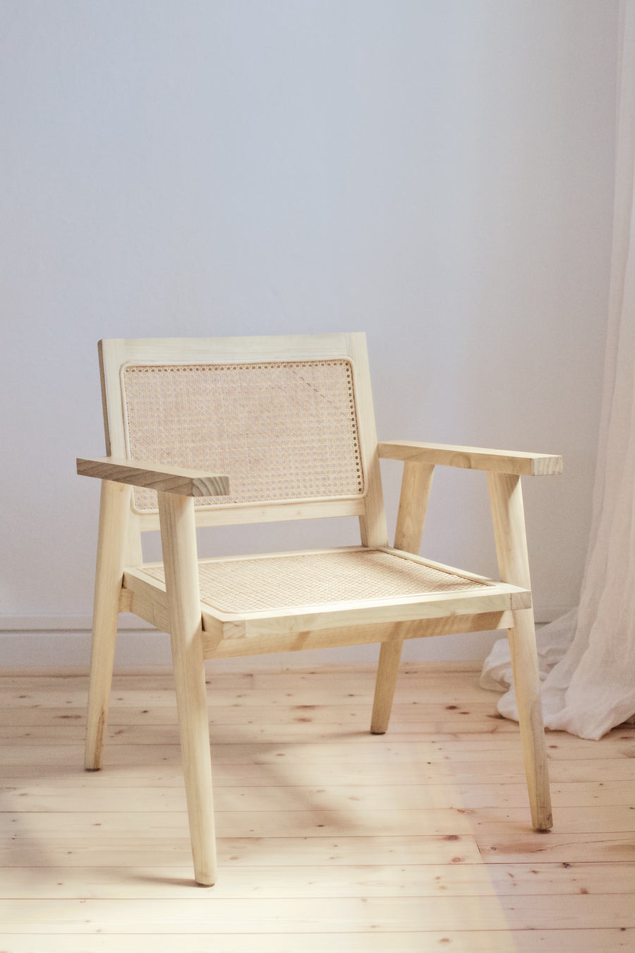 Lounge Arm Chair Kursi