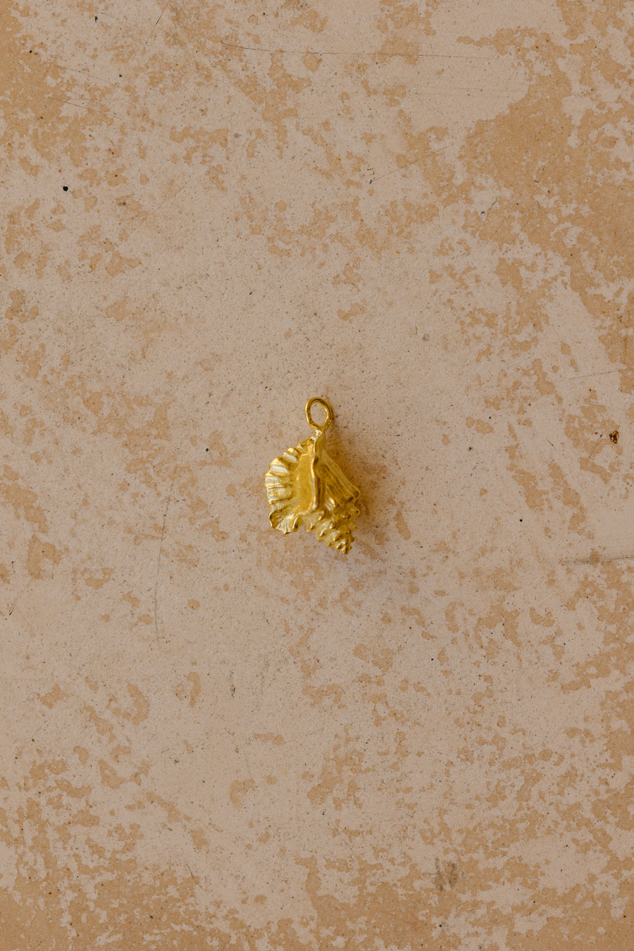 Queen Shell Pendant