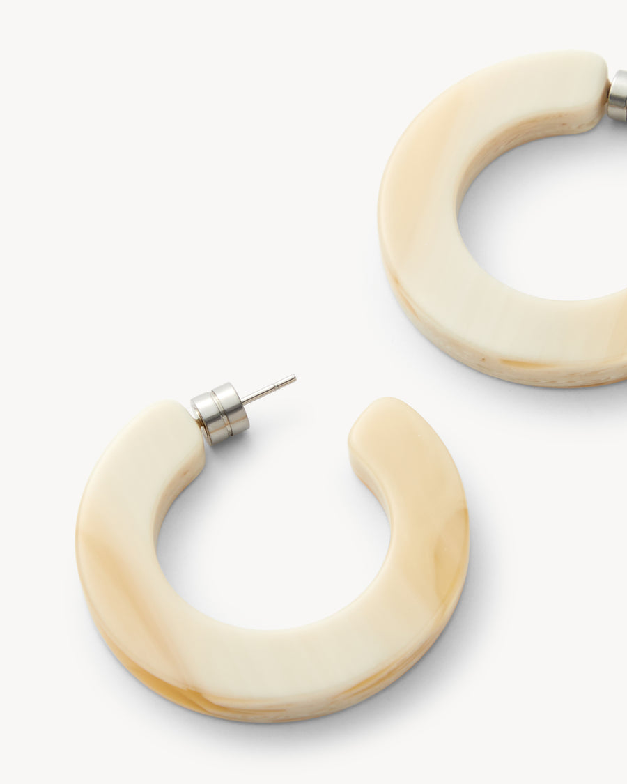 Kate Hoops in Alabaster