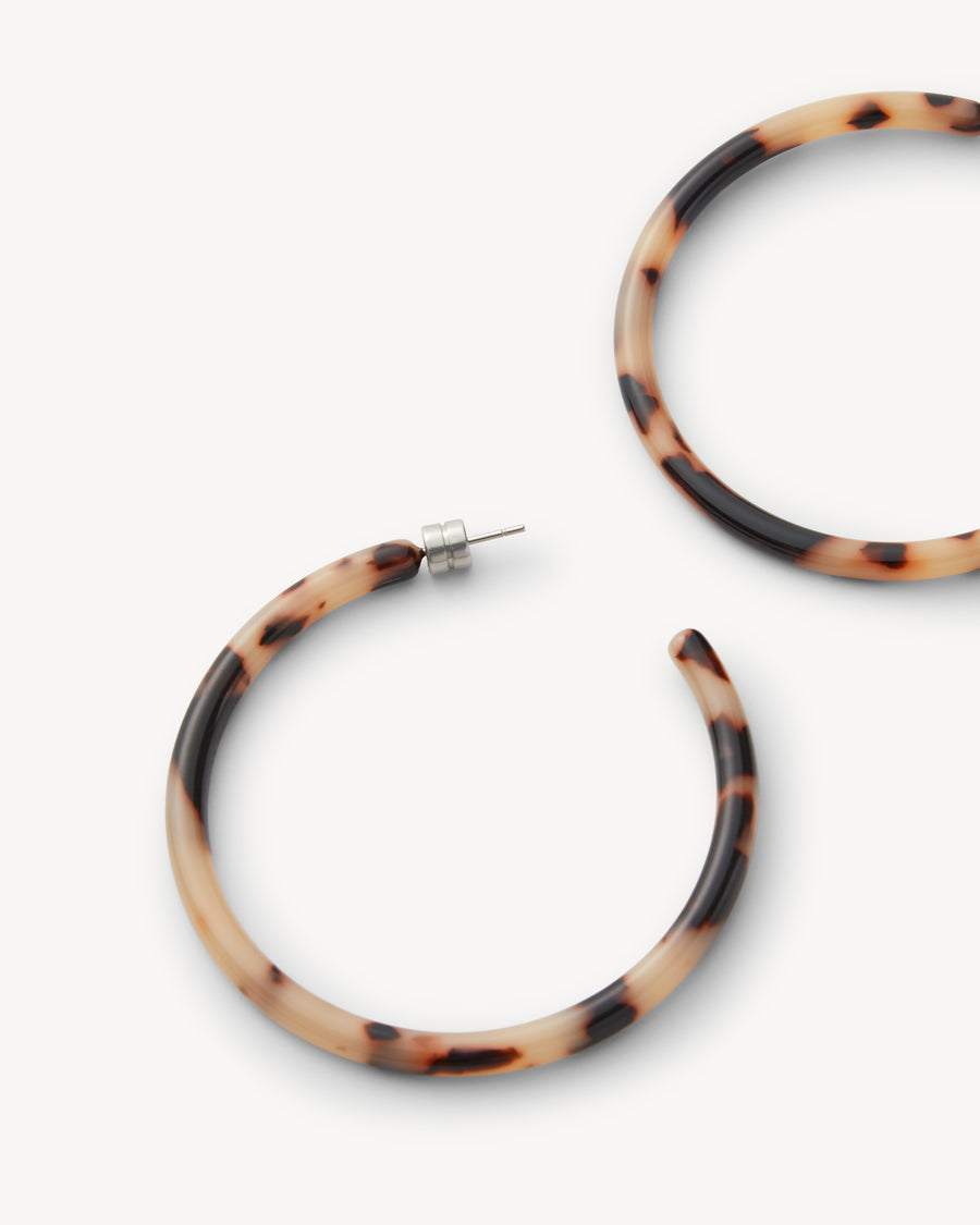 Large Hoops in Ash Blonde Tortoise