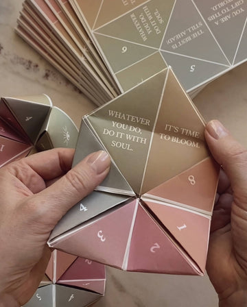 FORTUNE TELLER - DIY PRINT - COOTIE CATCHER - ORACLE GAME
