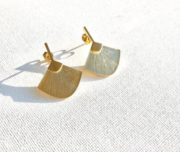 Abanicos Midi Earrings in Gold