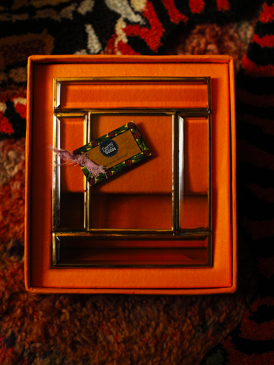 Bonnie Colored Frame Small Amber (w/ giftbox)