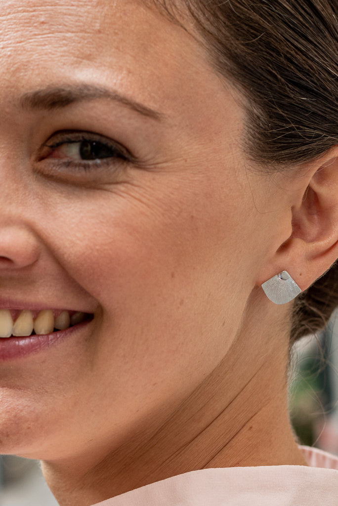Abanicos Stud Earrings in Silver