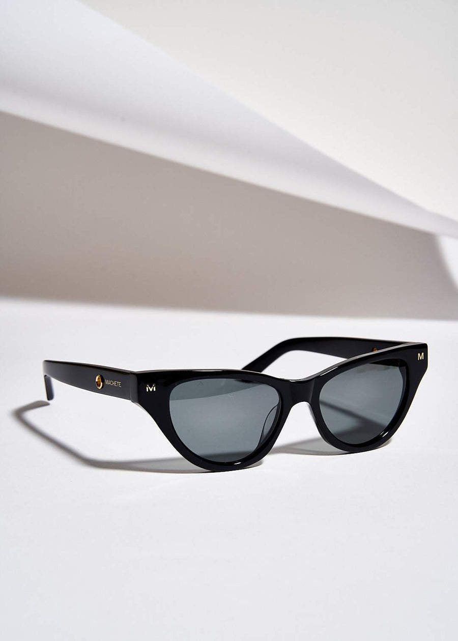 Suzy - Sunglasses in Black