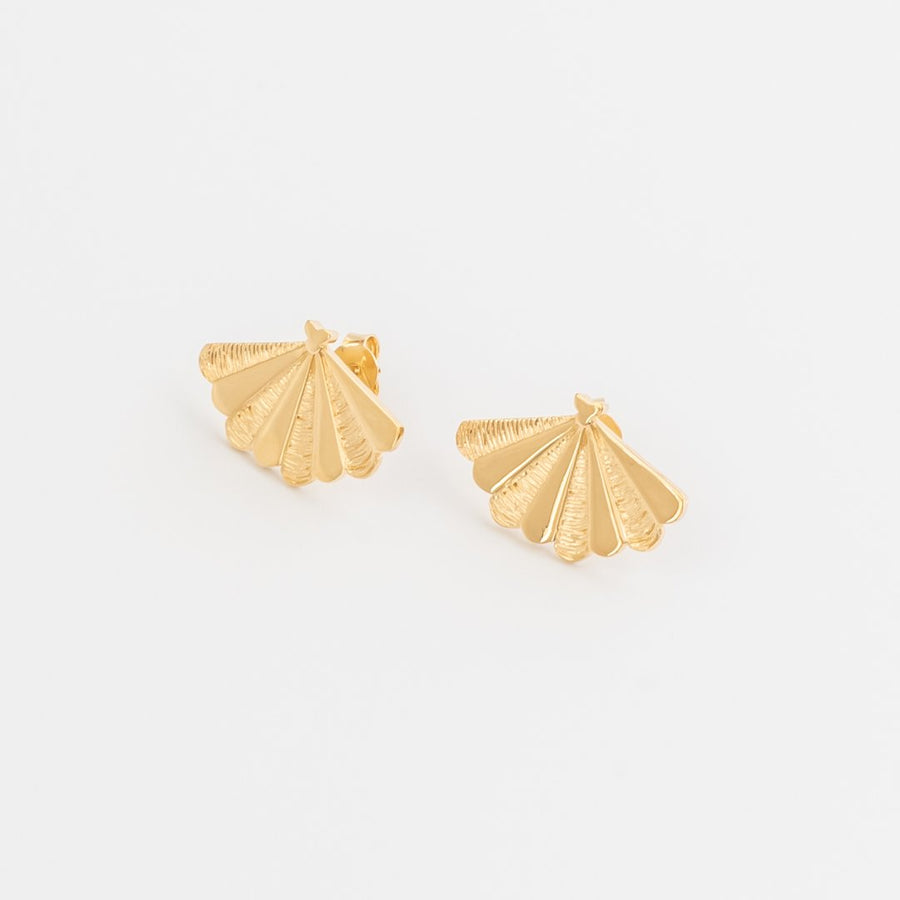 Santiago Shell Midi Studs in Gold