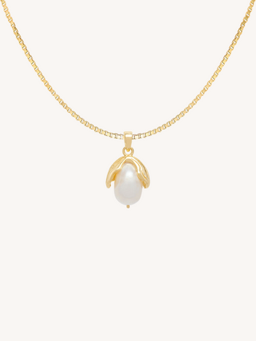 Pearl Leaf Necklace Gold