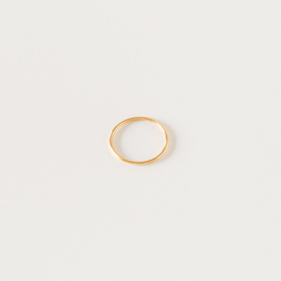 Essential Thin Ring in Gold Polished