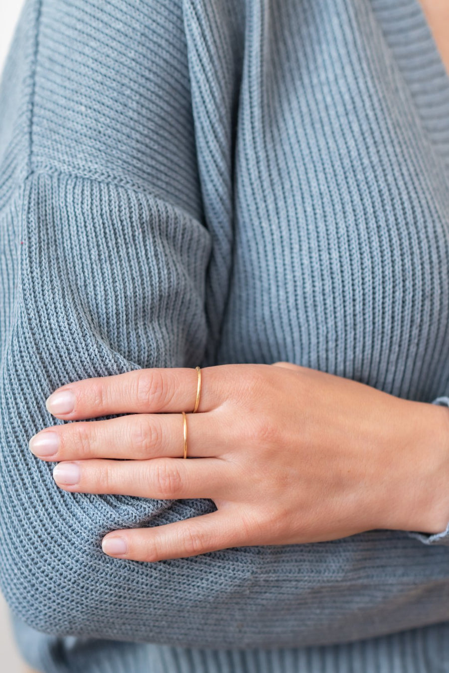 Essential Thin Ring in Gold Brushed