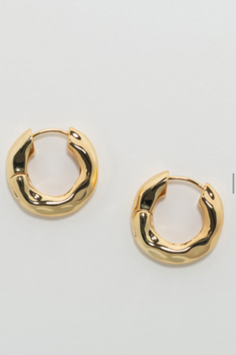 Wavy Chunky Hoops in Gold