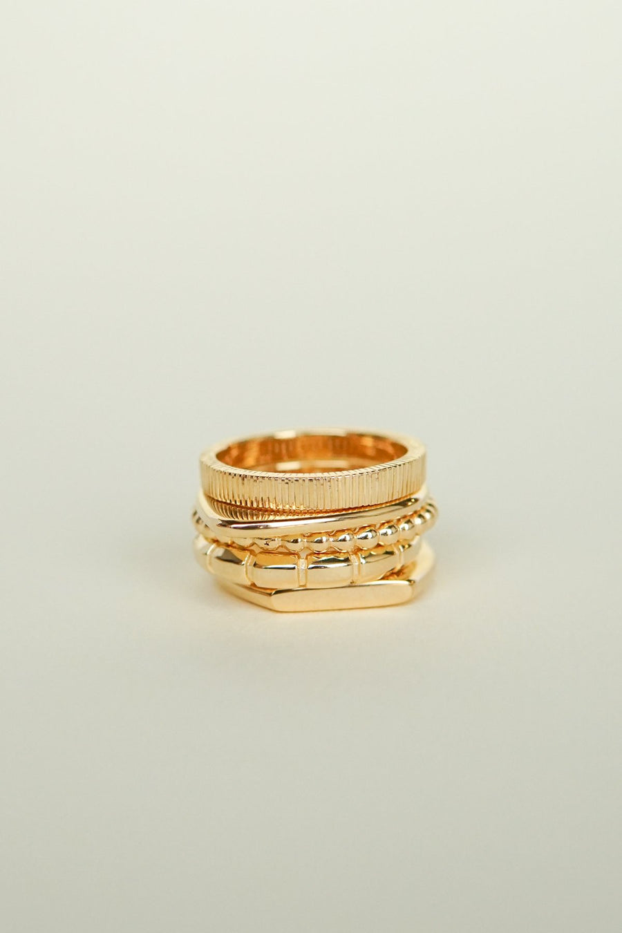 Vacance Ring in Gold