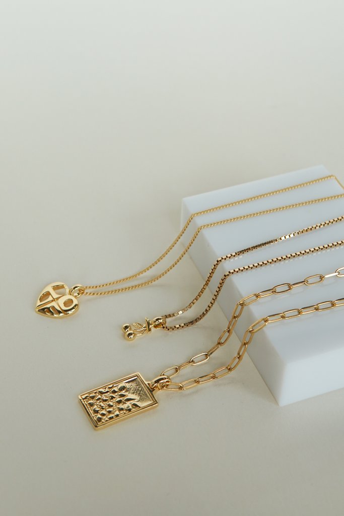 Iconic Love Necklace in Gold