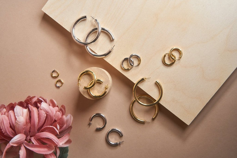 Hinge Hoops in 3/4 Gold
