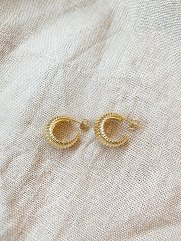 Savoy Small Hoops in Gold