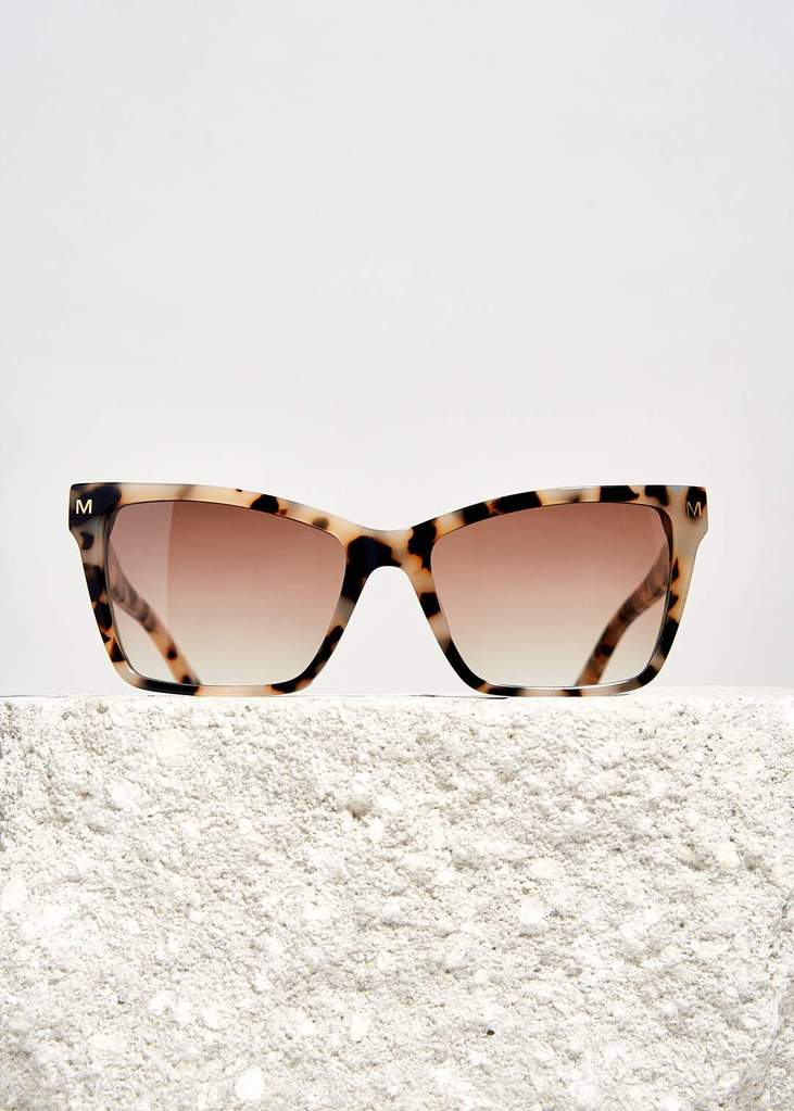 Sally - Sunglasses in Blonde Tortoise