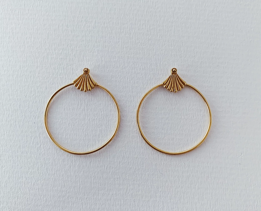 Shell Earrings in Gold