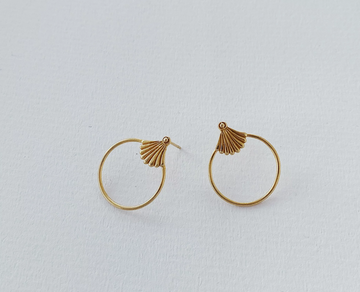 Shell Earrings Small in Gold